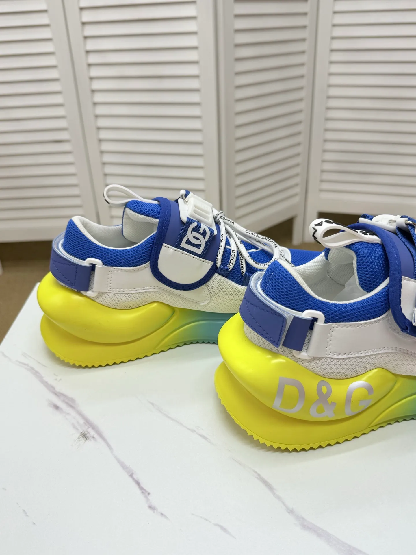 Men's clothing and shoes 230. The latest sports and casual shoes for couples (DG) are fashionable and versatile, and can add luster to various looks. Create an exquisite design with unique dynamic vitality and modern atmosphere, showing modern elegance. Size: 35-46 (custom-made sizes 45 and 46 are non-refundable) Se